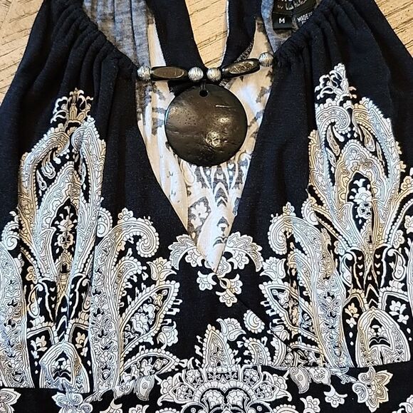 Black and white summer v neck top size M - Picture 3 of 8